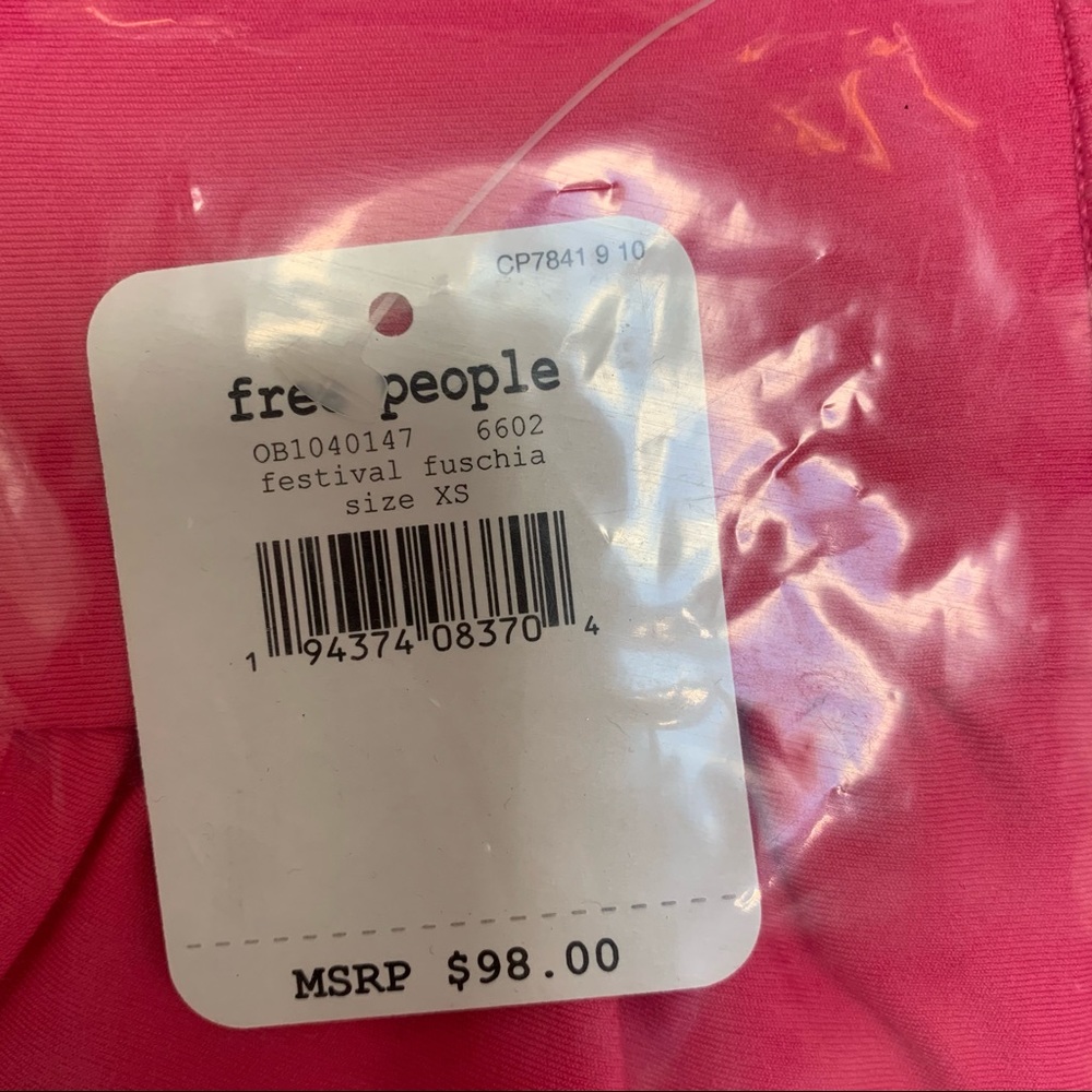 NWT Free People Breathe Easy Leggings in Fuchsia - Picture 4 of 5